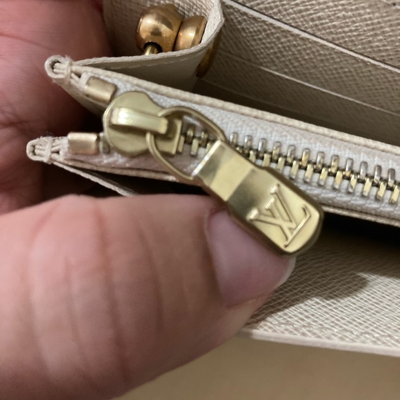 Louis Vuitton Sarah Wallet Damier Azur - Picture 8 of 16